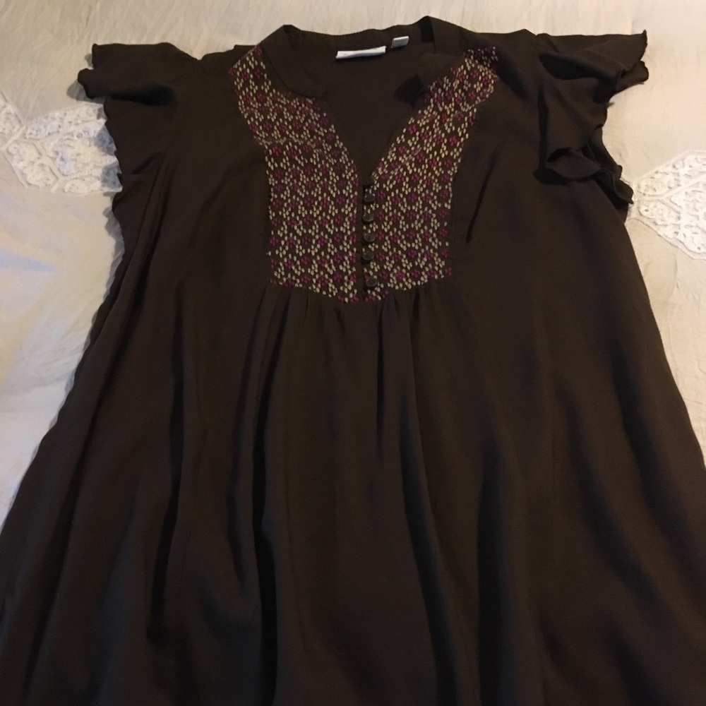 St John’s Bay brown women’s sleeveless blouse